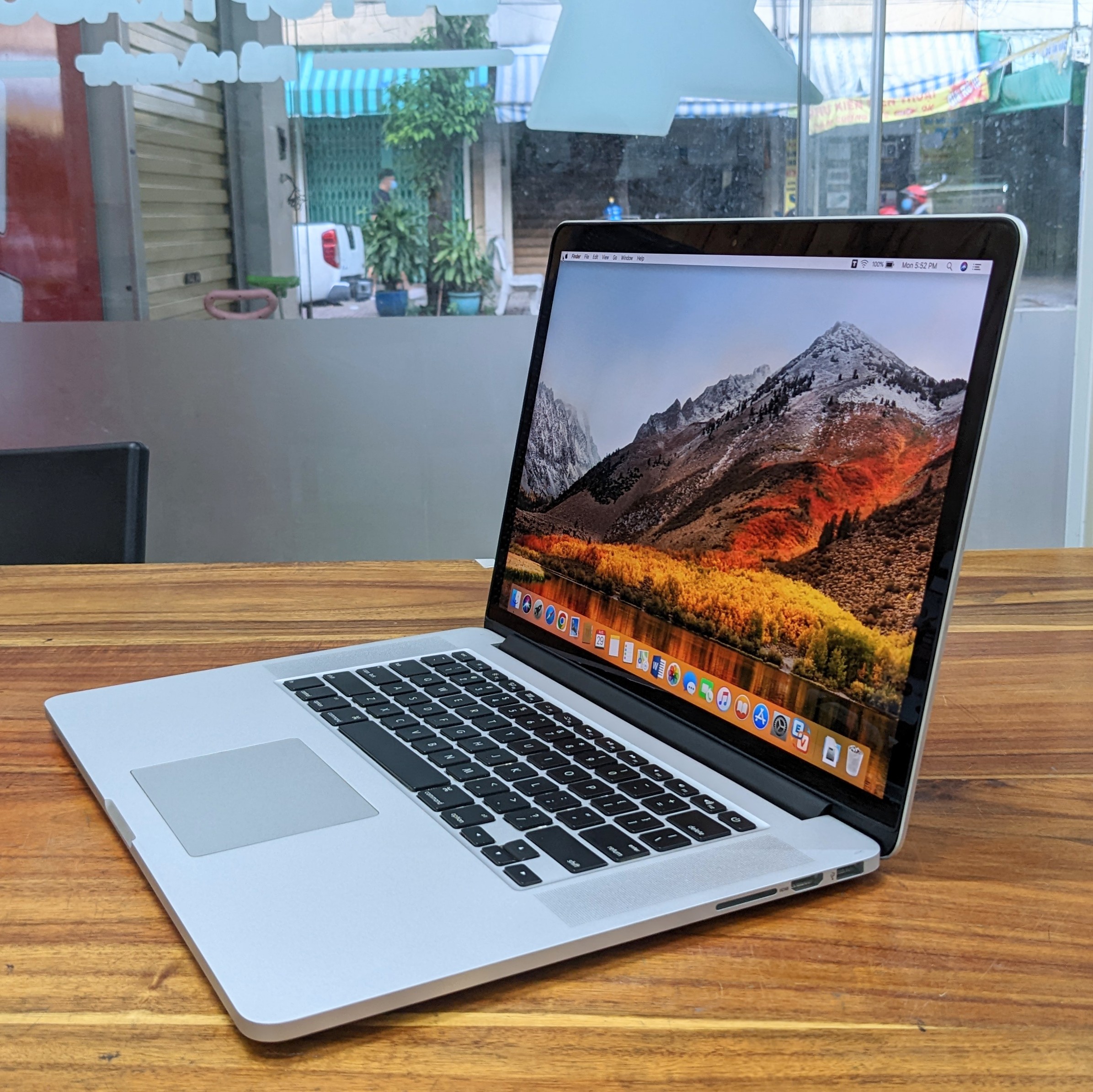 Macbook Pro 15inch i7 vga rời - Macbook giá rẻ - Macbook trả góp